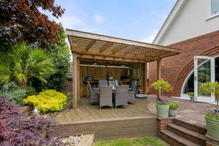 5 bedroom Detached house for sale in Sea Front Road, Skegness, PE25