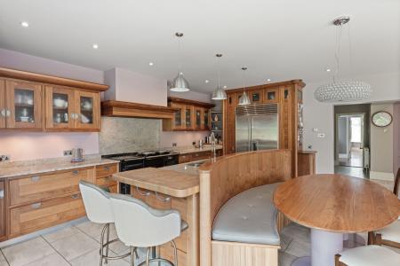 5 bedroom Detached house for sale in Sea Front Road, Skegness, PE25