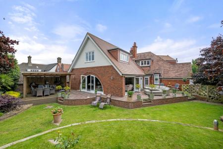 5 bedroom Detached house for sale in Sea Front Road, Skegness, PE25