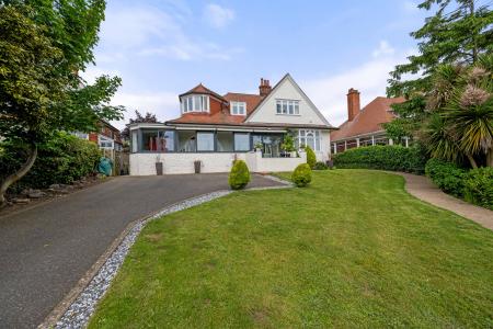 5 bedroom Detached house for sale in Sea Front Road, Skegness, PE25