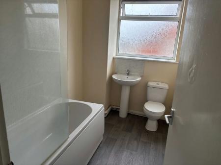 2 bedroom Flat to let in Wainfleet Road, Skegness, PE25