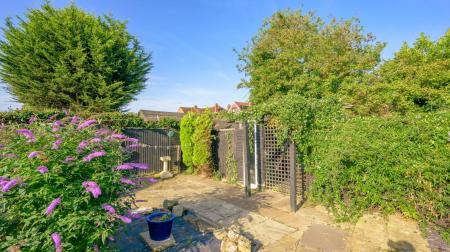 5 bedroom Detached house for sale in Sunningdale Drive, Skegness, PE25