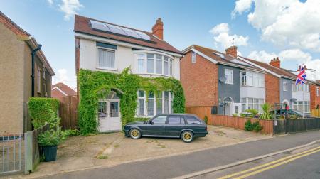 Glentworth Crescent, Skegness, PE25