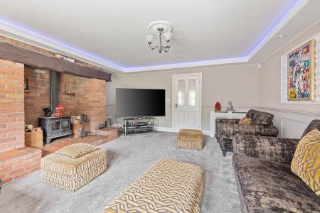 4 bedroom Detached bungalow for sale in Summer Gates Lane, Bratoft, PE24