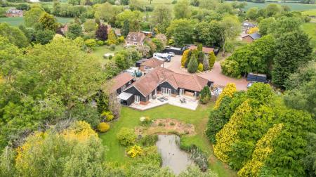 4 bedroom Detached bungalow for sale in Summer Gates Lane, Bratoft, PE24