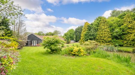 4 bedroom Detached bungalow for sale in Summer Gates Lane, Bratoft, PE24