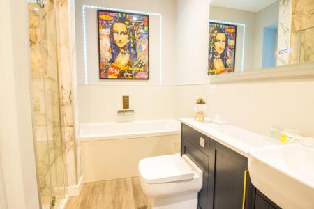 4 bedroom Detached bungalow for sale in Summer Gates Lane, Bratoft, PE24