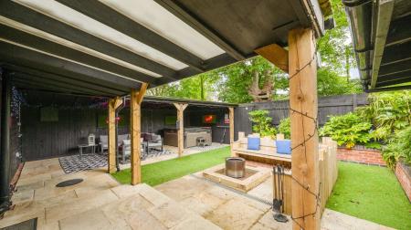 4 bedroom Detached bungalow for sale in Summer Gates Lane, Bratoft, PE24