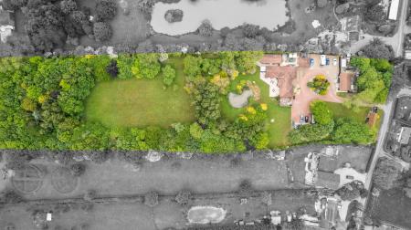 4 bedroom Detached bungalow for sale in Summer Gates Lane, Bratoft, PE24