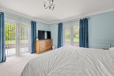 4 bedroom Detached bungalow for sale in Summer Gates Lane, Bratoft, PE24