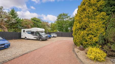 4 bedroom Detached bungalow for sale in Summer Gates Lane, Bratoft, PE24