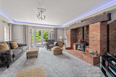 4 bedroom Detached bungalow for sale in Summer Gates Lane, Bratoft, PE24