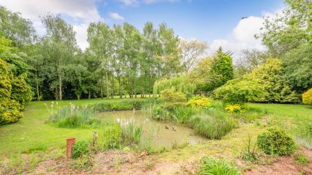 4 bedroom Detached bungalow for sale in Summer Gates Lane, Bratoft, PE24