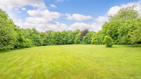 4 bedroom Detached bungalow for sale in Summer Gates Lane, Bratoft, PE24