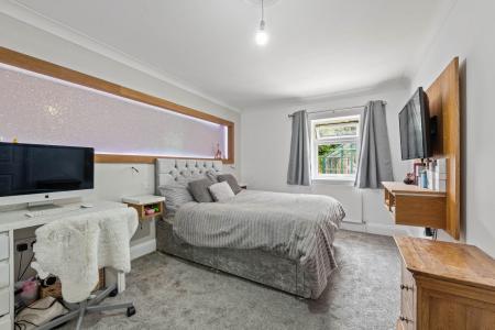 4 bedroom Detached bungalow for sale in Summer Gates Lane, Bratoft, PE24