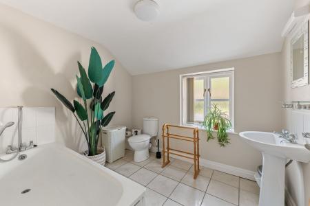 4 bedroom Detached house for sale in Sea Road, Anderby, PE24