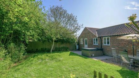 4 bedroom Detached house for sale in Sea Road, Anderby, PE24