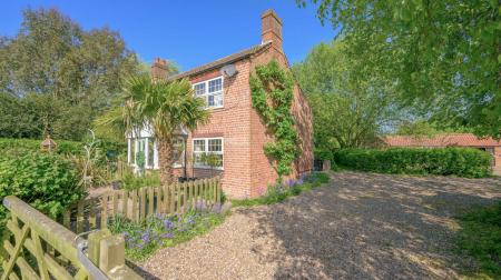 4 bedroom Detached house for sale in Sea Road, Anderby, PE24