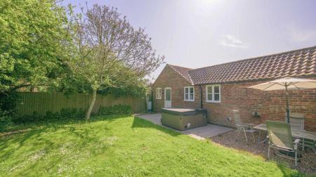 4 bedroom Detached house for sale in Sea Road, Anderby, PE24