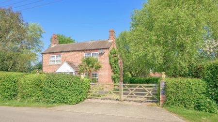 4 bedroom Detached house for sale in Sea Road, Anderby, PE24