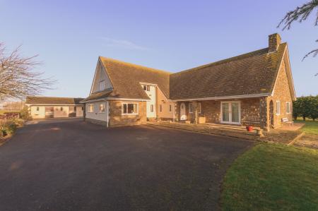 4 bedroom Detached house for sale in Addlethorpe, Skegness, PE24