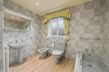 4 bedroom Detached house for sale in Addlethorpe, Skegness, PE24