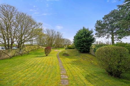 5 bedroom Detached house for sale in St. Andrews Drive, Skegness, PE25