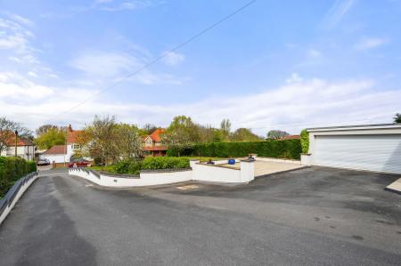 5 bedroom Detached house for sale in St. Andrews Drive, Skegness, PE25