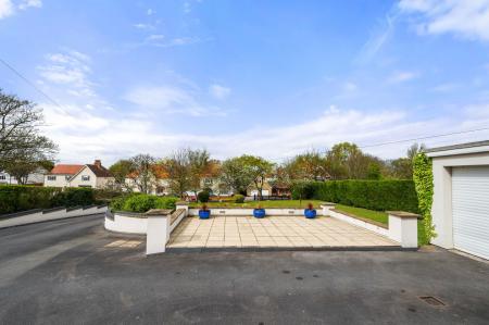 5 bedroom Detached house for sale in St. Andrews Drive, Skegness, PE25