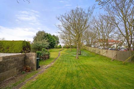 5 bedroom Detached house for sale in St. Andrews Drive, Skegness, PE25