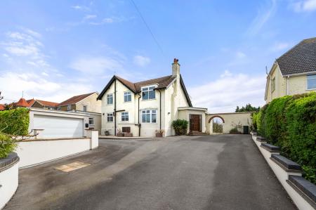 5 bedroom Detached house for sale in St. Andrews Drive, Skegness, PE25