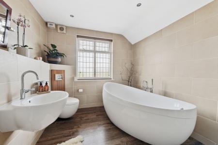 5 bedroom Detached house for sale in St. Andrews Drive, Skegness, PE25