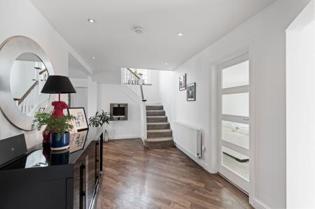 5 bedroom Detached house for sale in St. Andrews Drive, Skegness, PE25