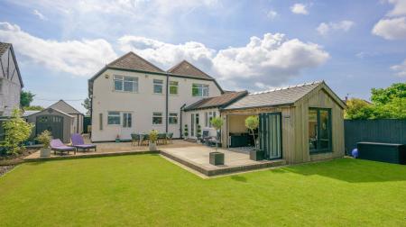 4 bedroom Detached house for sale in Drummond Road, Skegness, PE25