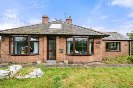 3 bedroom Detached bungalow for sale in Bratoft, Skegness, PE24