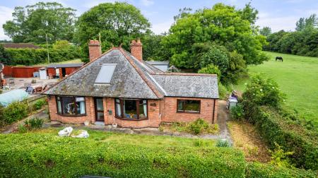 3 bedroom Detached bungalow for sale in Bratoft, Skegness, PE24