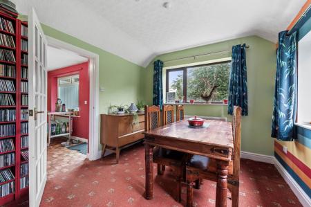 3 bedroom Detached bungalow for sale in Bratoft, Skegness, PE24