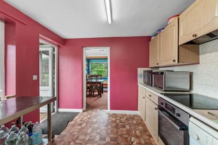 3 bedroom Detached bungalow for sale in Bratoft, Skegness, PE24