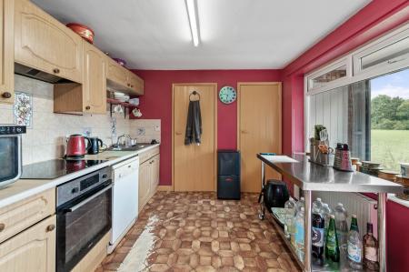 3 bedroom Detached bungalow for sale in Bratoft, Skegness, PE24