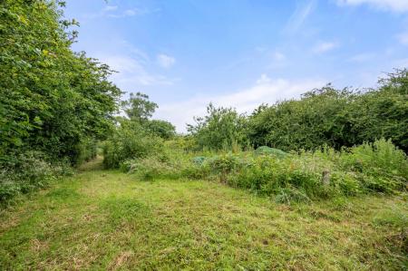 3 bedroom Detached bungalow for sale in Bratoft, Skegness, PE24