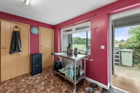 3 bedroom Detached bungalow for sale in Bratoft, Skegness, PE24