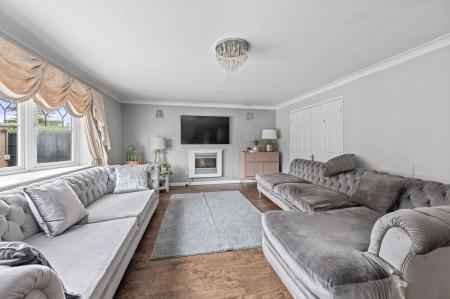 5 bedroom Detached house for sale in High Street, Ingoldmells, PE25