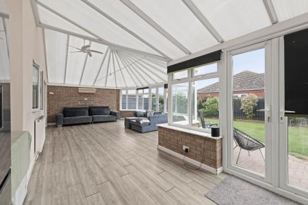 5 bedroom Detached house for sale in High Street, Ingoldmells, PE25
