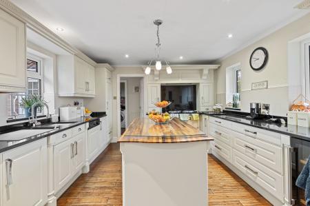 5 bedroom Detached house for sale in Church End, Skegness, PE25