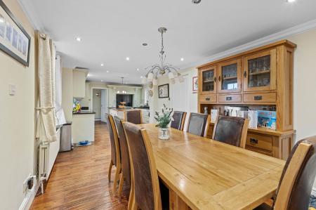 5 bedroom Detached house for sale in Church End, Skegness, PE25