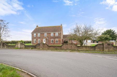 5 bedroom Detached house for sale in Church End, Skegness, PE25
