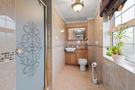 5 bedroom Detached house for sale in Church End, Skegness, PE25