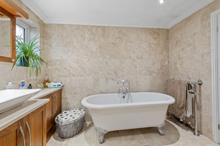 5 bedroom Detached house for sale in Church End, Skegness, PE25