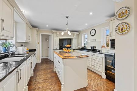 5 bedroom Detached house for sale in Church End, Skegness, PE25