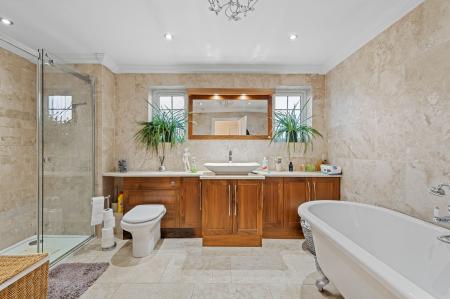 5 bedroom Detached house for sale in Church End, Skegness, PE25